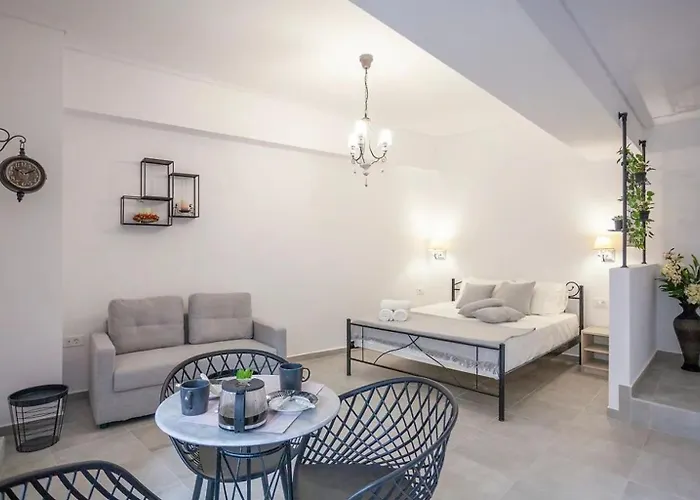 Ifaistos Luxury Flat Psyrri Square